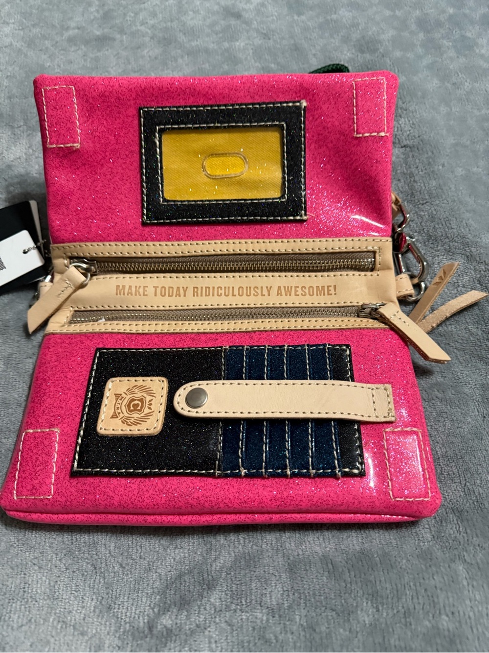 Consuela Ivy Uptown Crossbody
6 Card Slots and ID
2 Interior Zip
1 Rear Zip - Picture 2 of 5